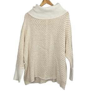 Moon & Madison Cream & Tan Stripe Clip Dot Turtleneck/Cowl Sweater Medium